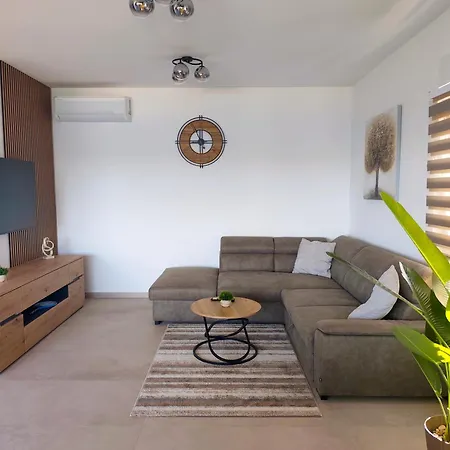Апартаменты Penthouse Cor Specta - 30m To Beach, Sea View Свети-Петар